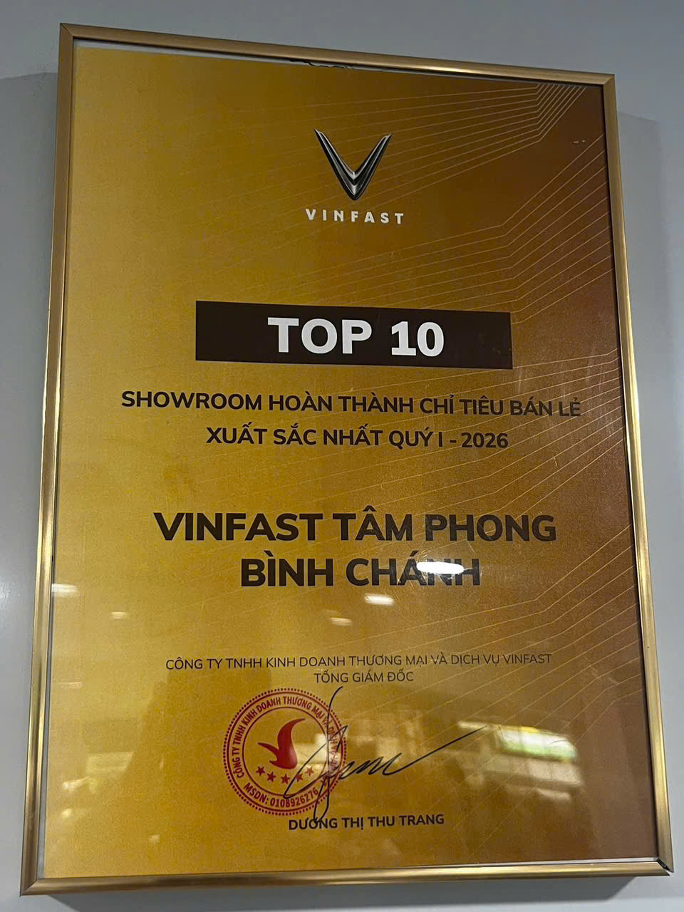 Chứng nhận TOP 10 Showroom hoàn thành chỉ tiêu bán lẻ xuất sắc nhất Quý I/2026 — VinFast Tâm Phong Bình Chánh