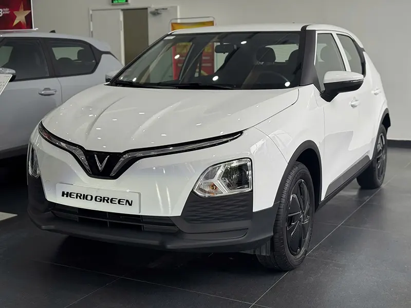 VinFast Herio Green mặt trước góc 3/4 bên trái — SUV điện hạng A Green Series 2026